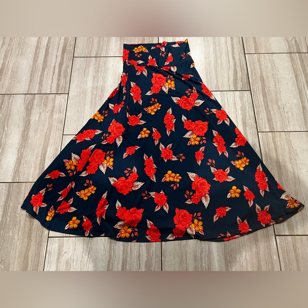 Lularoe navy‎ and coral floral print maxi skirt. Size S